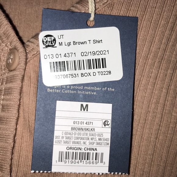 Universal Thread Button Down - Picture 3 of 4